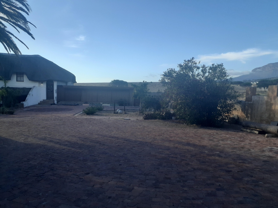 3 Bedroom Property for Sale in Sir Lowrys Pass Village Western Cape